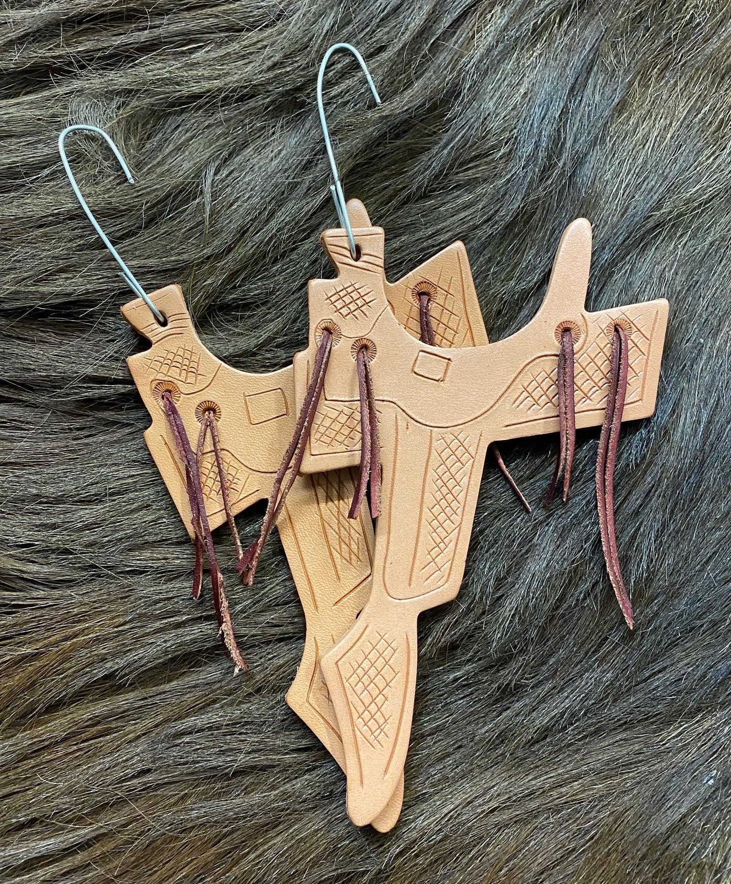Wade Saddle Leather Ornament